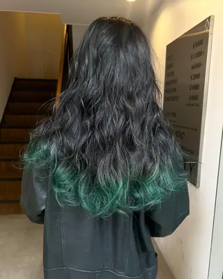 ロング カラー hen所属・心斎橋/レイヤー/ ブリーチ/モエのヘアスタイル