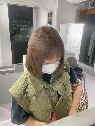 ミディアム カラー ikuma/ ミルクティーのヘアスタイル