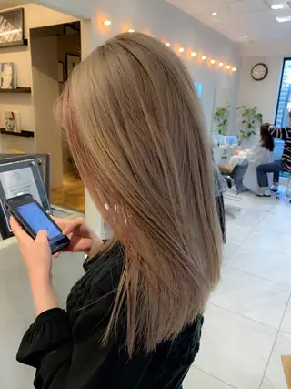 セミロング カラー TENELE所属・チバ タクミのヘアスタイル