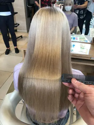 ミディアム 圧倒的美髪ストレート ツダケイタロウのヘアスタイル