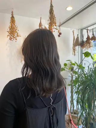 ミディアム カラー botan🦖*･ amiのヘアスタイル
