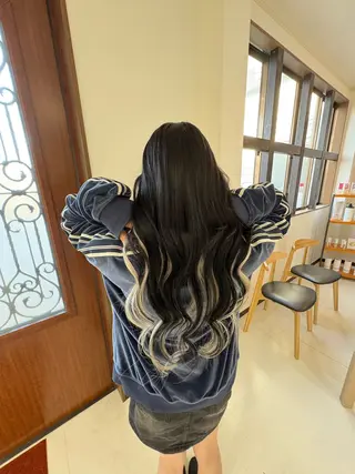 ロング あやか/ハイトーンカ ラー/デザインカラーのヘアスタイル