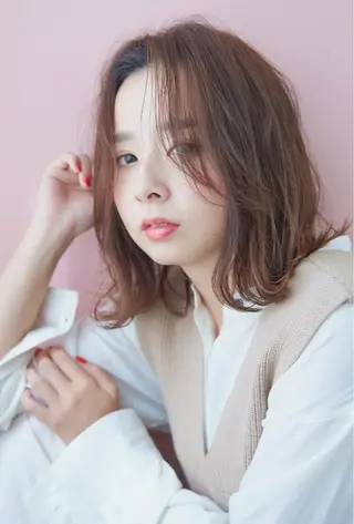 ミディアム カラー JILL ユキのヘアスタイル