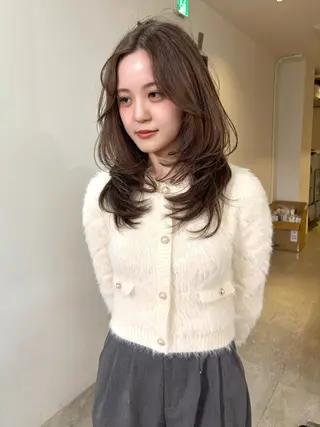 ロング カラー mizuki/ピンク ベージュ.レイヤーのヘアスタイル