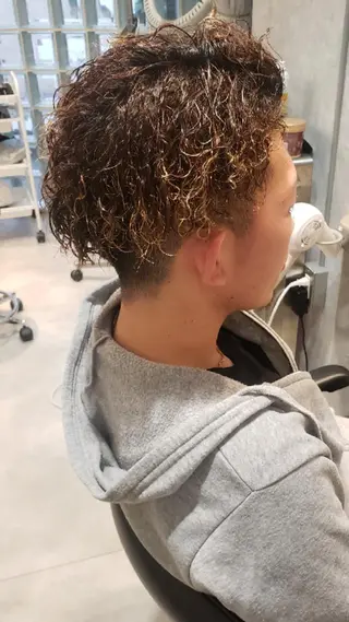 メンズ パーマ arrow🖤 もえみのヘアスタイル