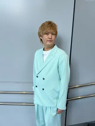 ヘアアレンジ SHIN/レイヤー カット×クロスパーマのヘアスタイル