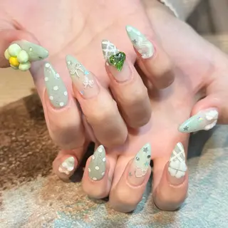 ネイル brodia nails m_riのネイルデザイン
