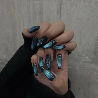 ネイル WOLTOKYO 🦋shizukuのネイルデザイン