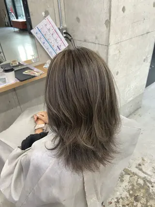 カラー 安住 日花のヘアスタイル