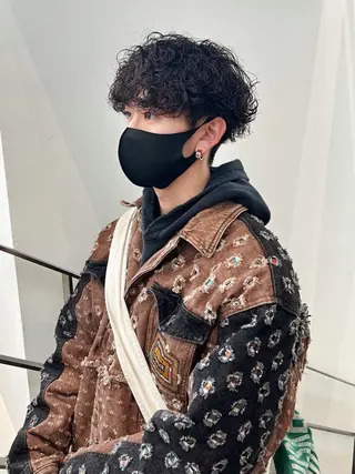 パーマ メンズ Qin shaire salon 原宿verno店所属・【センターパート】 ETO／江藤翼の眉毛・アイブロウイメージ