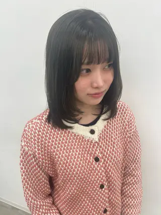ミディアム 金子 莉緒のヘアスタイル
