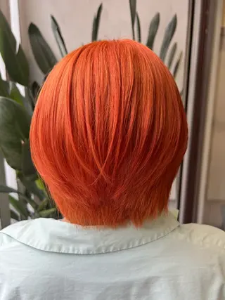 ショート カラー ブリーチカラー🦖 岡部木乃夏のヘアスタイル