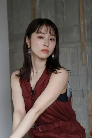 セミロング パーマ THE DAY所属・AKI HASHIMOTOのヘアスタイル