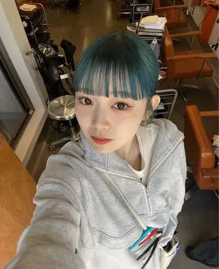 ミディアム カラー 菱田 愛果のヘアスタイル