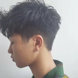 メンズ iplus まつげ、眉毛、耳つぼのマツエク・マツパデザイン