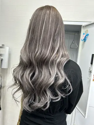 ロング カラー 🌸U-topia 🌸伊藤穂乃花🌸のヘアスタイル