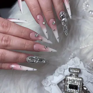 ネイル MADIA EMIのネイルデザイン