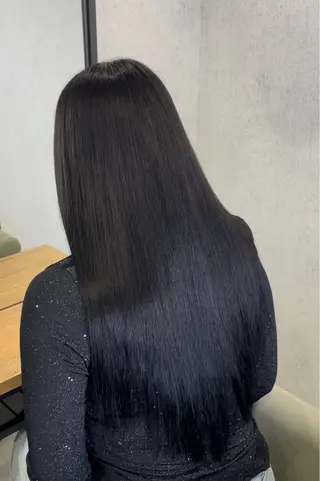 ロング wistell所属・ハイトーン/艶カラー sarina🩷のヘアスタイル