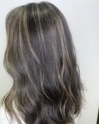 セミロング カラー Steelo  渋谷所属・✴︎赤み除去カラー daichi✴︎のヘアスタイル