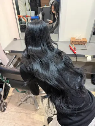 ロング カラー kai .のヘアスタイル