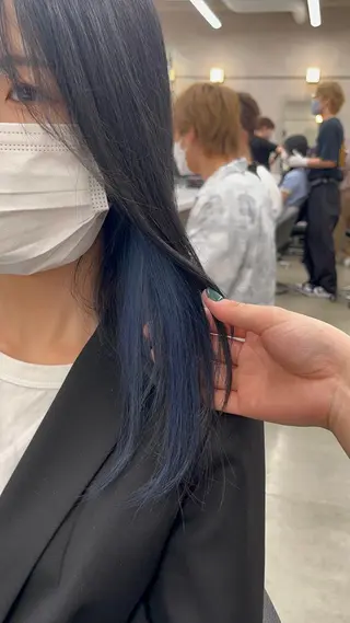 セミロング 寒色＆ブリーチ特化 寒色MiOのヘアスタイル