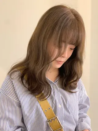 セミロング カラー 落合希 Olivebeigeのヘアスタイル