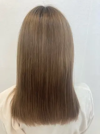 ミディアム 岡田 守明のヘアスタイル