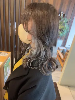 セミロング カラー 具志 正太のヘアスタイル