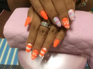 ネイル フラワー ムーンのネイルデザイン