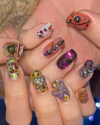 ネイル Mariris所属・ᗷᗩᑎSᗩ ᑎᗩIᒪ ՏᗩᒪOᑎのネイルデザイン