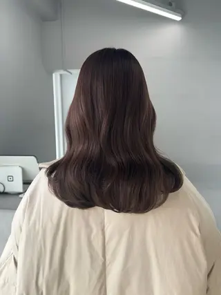 カラー maina/透明感 ベージュ/ブラウンのヘアスタイル