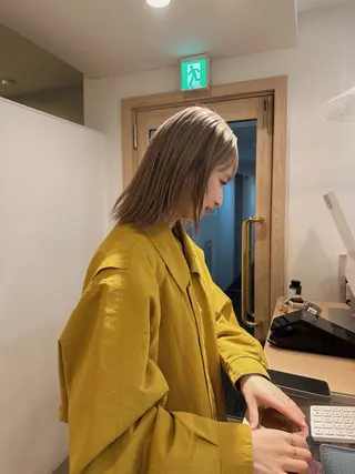 セミロング 梅田／ベージュ レイヤー／ヌマタのヘアスタイル