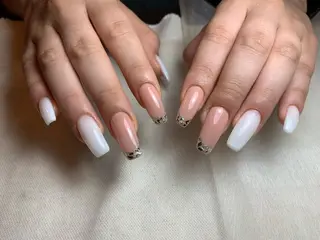 ネイル repos~ルポ~所属・里見 麗のネイルデザイン