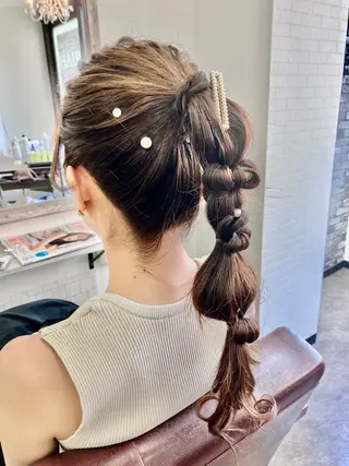 ロング ヘアアレンジ HAIR carelyのヘアスタイル