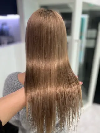 ロング カラー ハイトーンカラー 🦄レイヤーカットのヘアスタイル