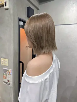 ショート カラー YUI ハイトーンカラーのヘアスタイル