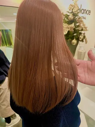 ロング カラー チーフデザイナー 若林　麻衣のヘアスタイル