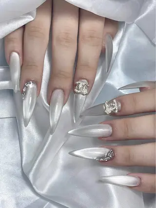 ネイル LEELA NAIL STUDIO所属・LEELA NAIL STUDIOのネイルデザイン