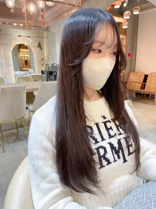 ロング 透明感カラー／韓国 レイヤーmomokaのヘアスタイル
