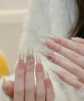 ネイル ishiro 🍂のネイルデザイン