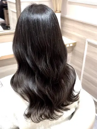 ロング ツルガイ ミオのヘアスタイル