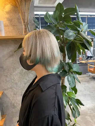 ショート カラー ハイトーンカラ ー/小川のヘアスタイル