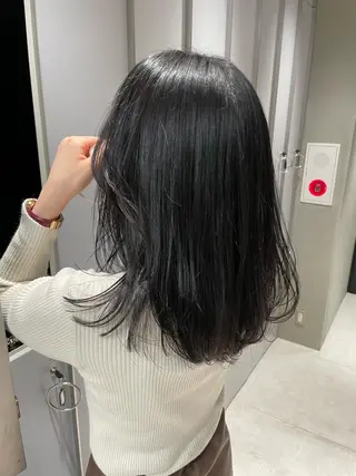 ミディアム カラー hollo 原宿所属・ハイトーンカラー/ ダブルカラー/EMIのヘアスタイル