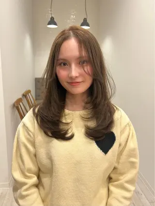 ミディアム カラー レイヤーカット/長岡 グレージュ/マユ🎀のヘアスタイル