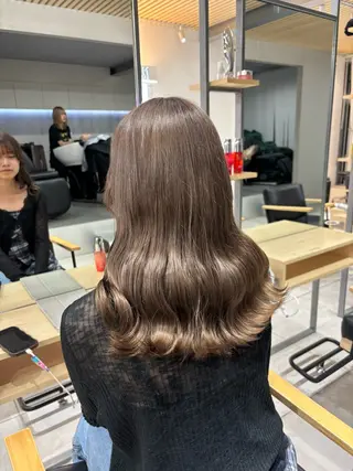 セミロング カラー ヘアアレンジ ベージュ/グレージュ 🧸あやか/表参道のヘアスタイル