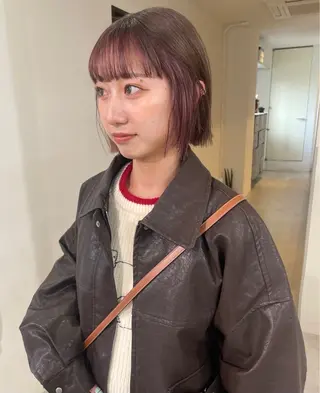 ショート カラー MIU/ルーツカラー 顔まわりレイヤーのヘアスタイル