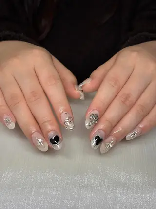 ネイル MQueen ネイルサロンのネイルデザイン