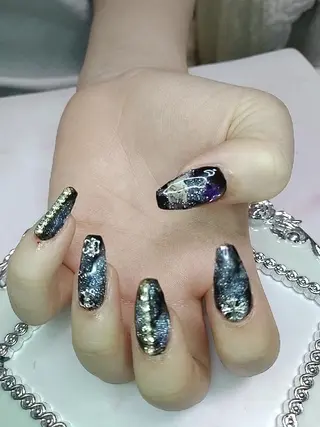 ネイル エステとネイル ローズコンフォートのネイルデザイン