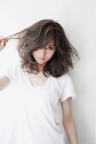 ミディアム カラー パーマ 畠山 雄大のヘアスタイル