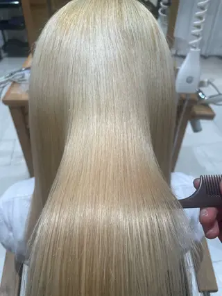 セミロング オオトミ ホノカのヘアスタイル